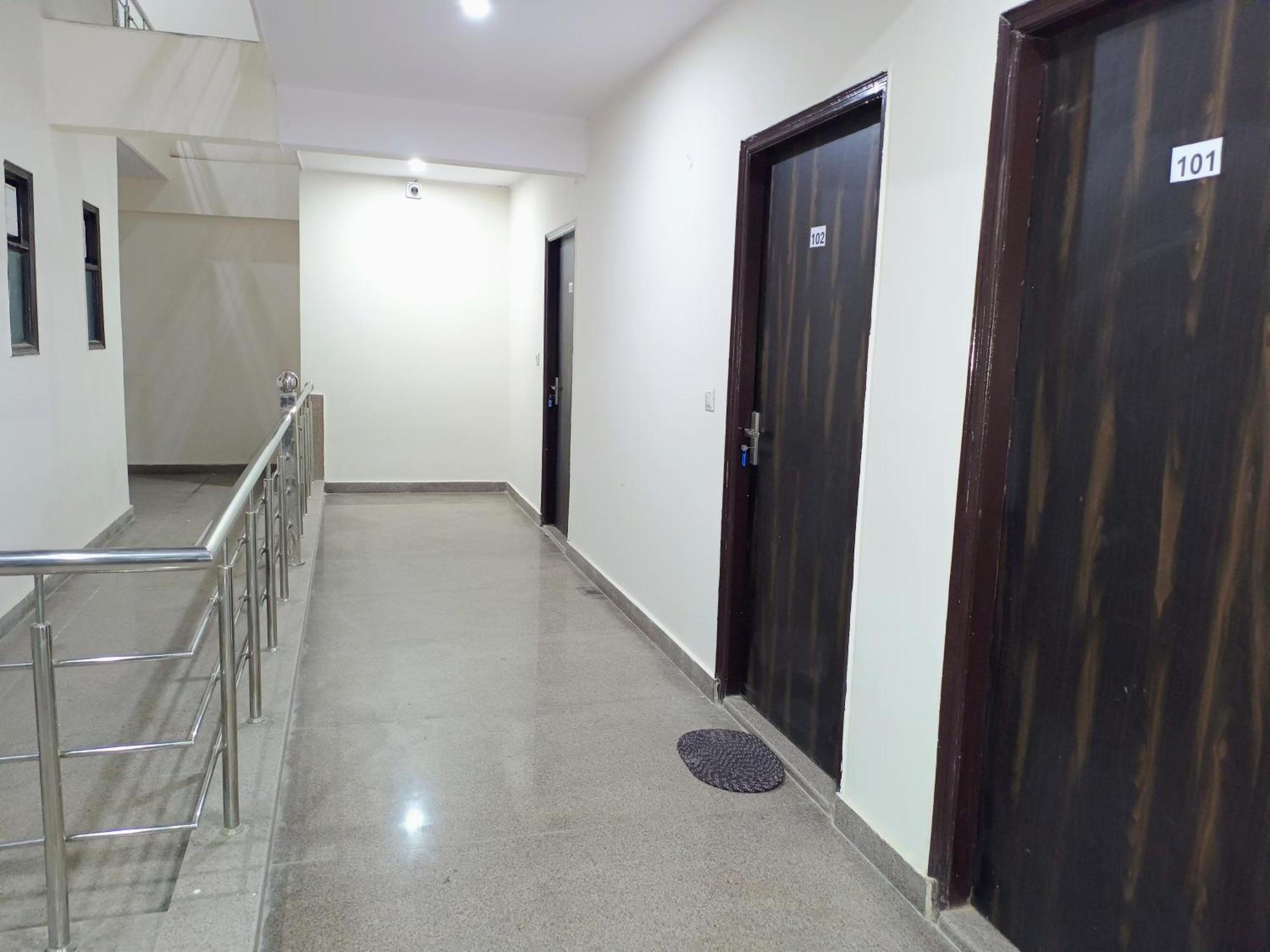 Hotel Krishna Tower Delhi  Ngoại thất bức ảnh