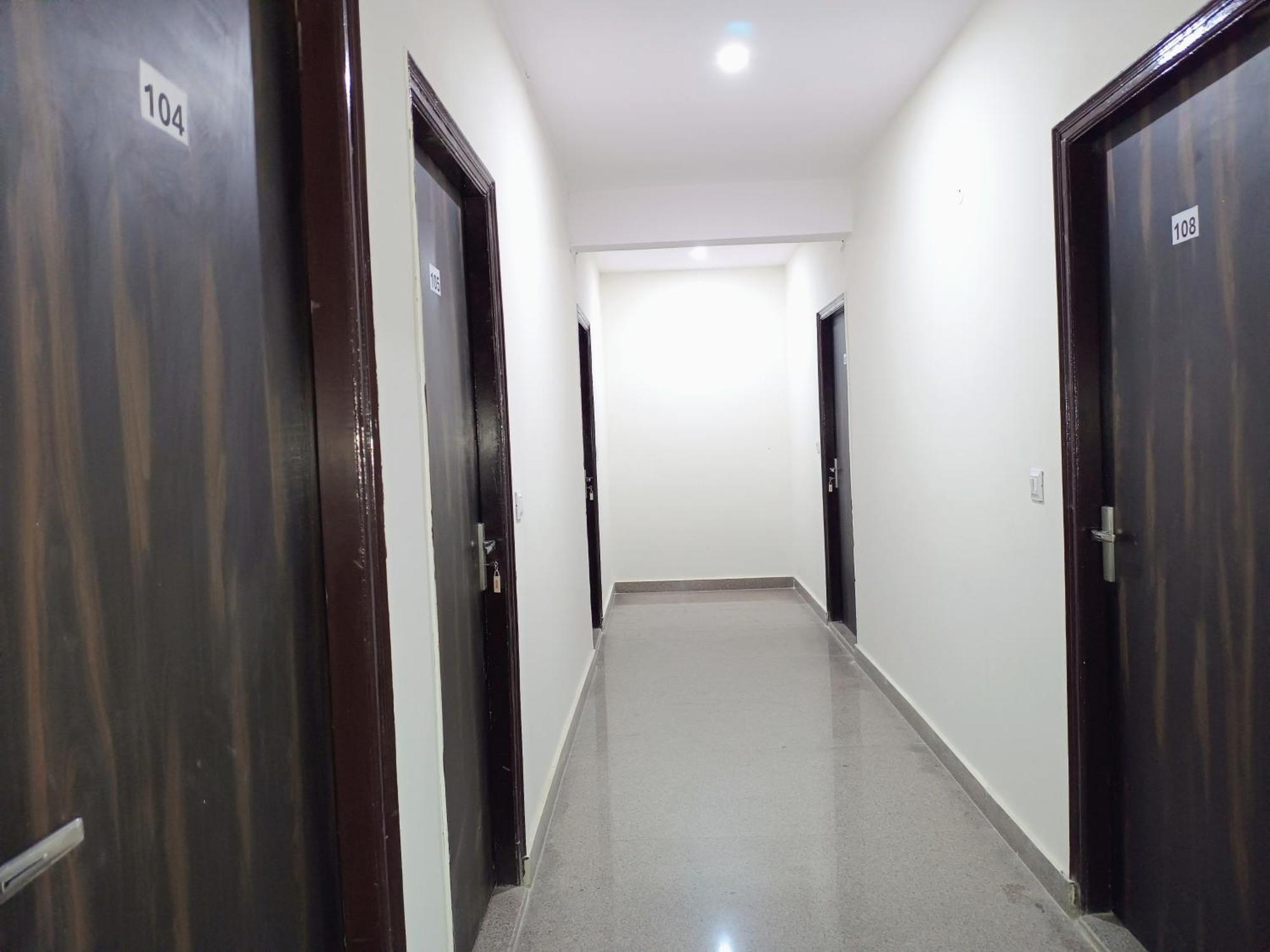 Hotel Krishna Tower Delhi  Ngoại thất bức ảnh