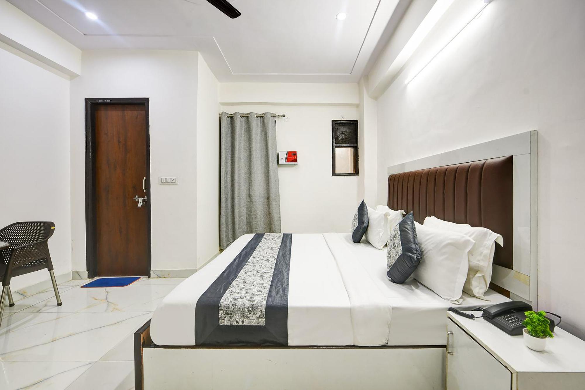 Hotel Krishna Tower Delhi  Ngoại thất bức ảnh