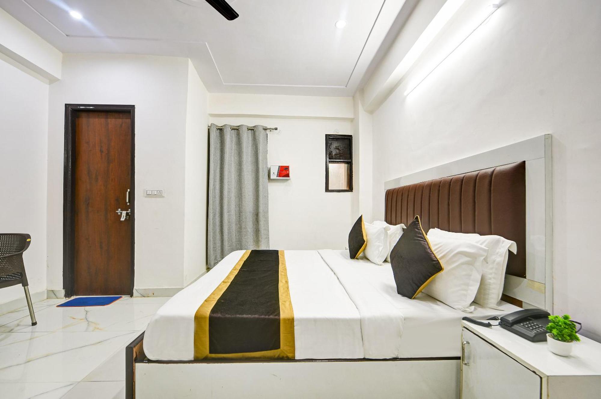 Hotel Krishna Tower Delhi  Ngoại thất bức ảnh