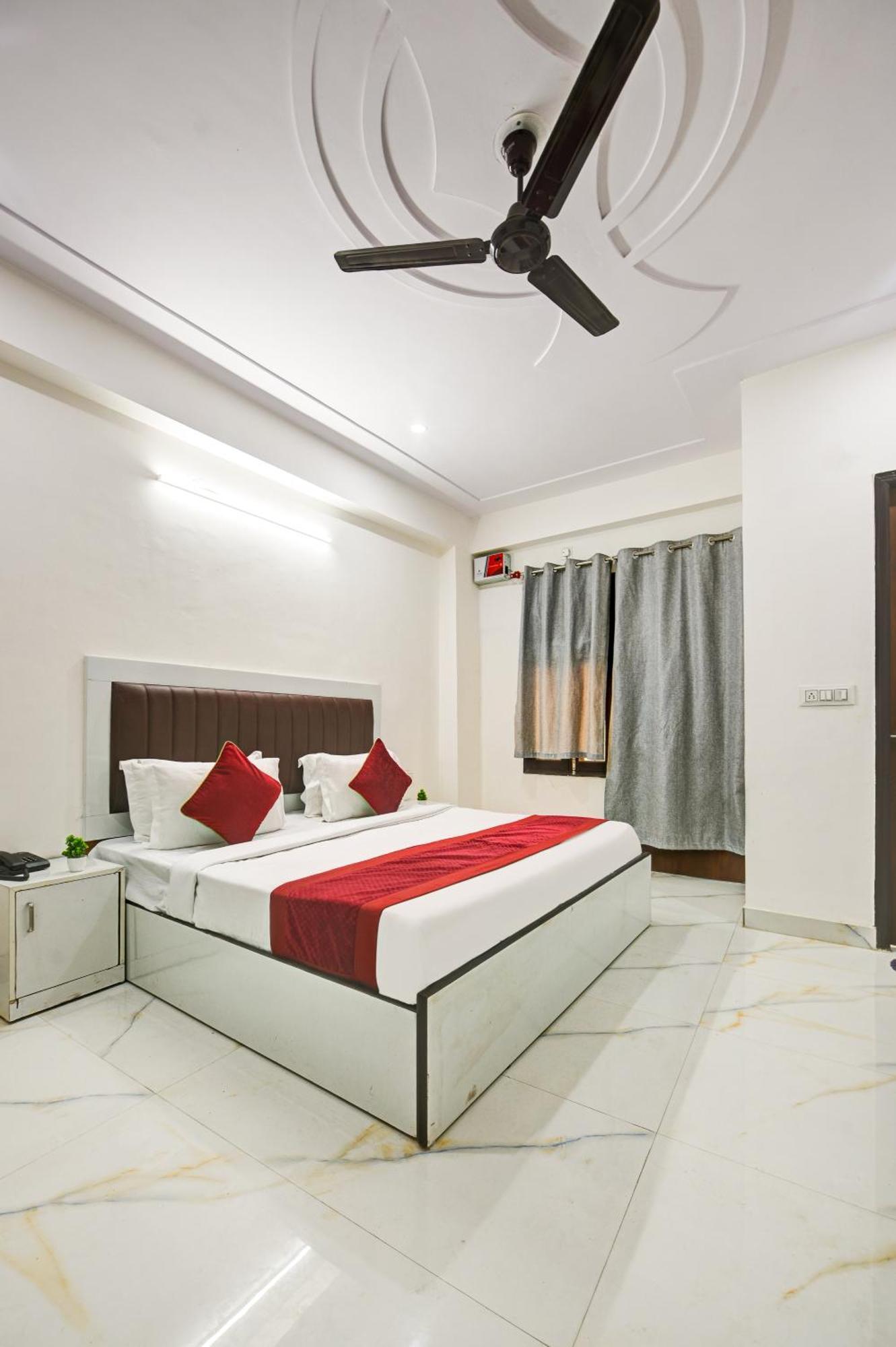 Hotel Krishna Tower Delhi  Ngoại thất bức ảnh