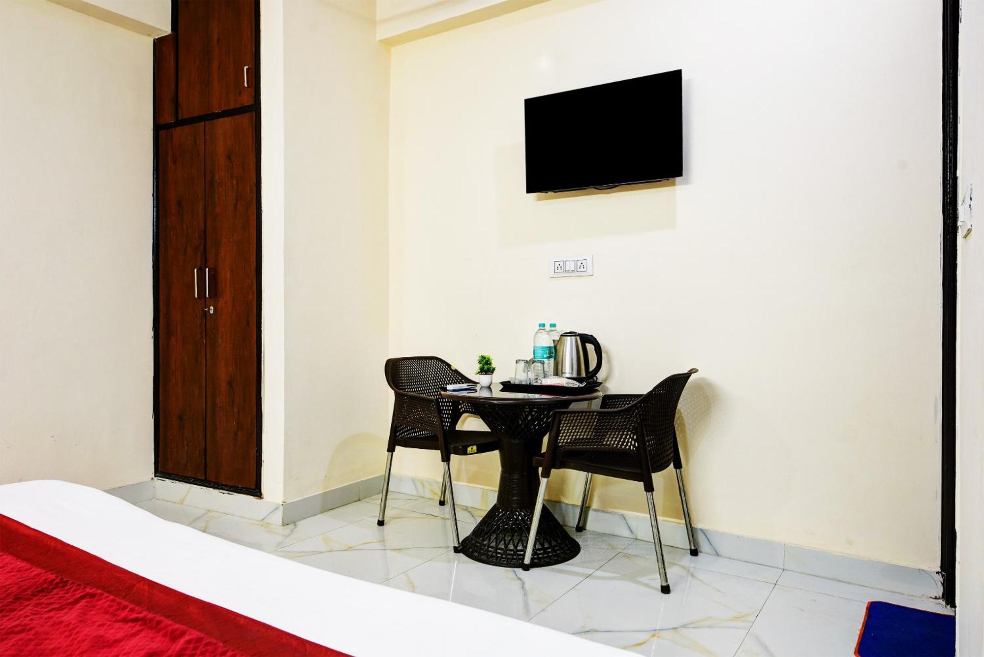 Hotel Krishna Tower Delhi  Ngoại thất bức ảnh