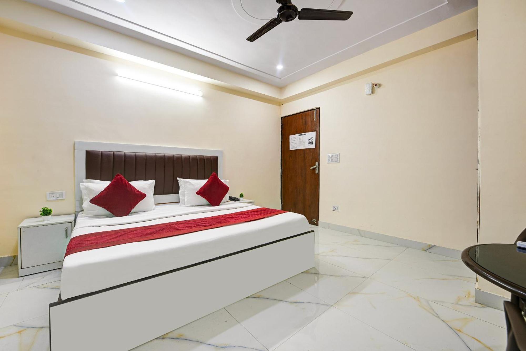 Hotel Krishna Tower Delhi  Ngoại thất bức ảnh